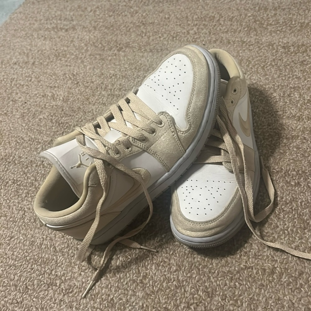Jordan 1 Low Gold and white